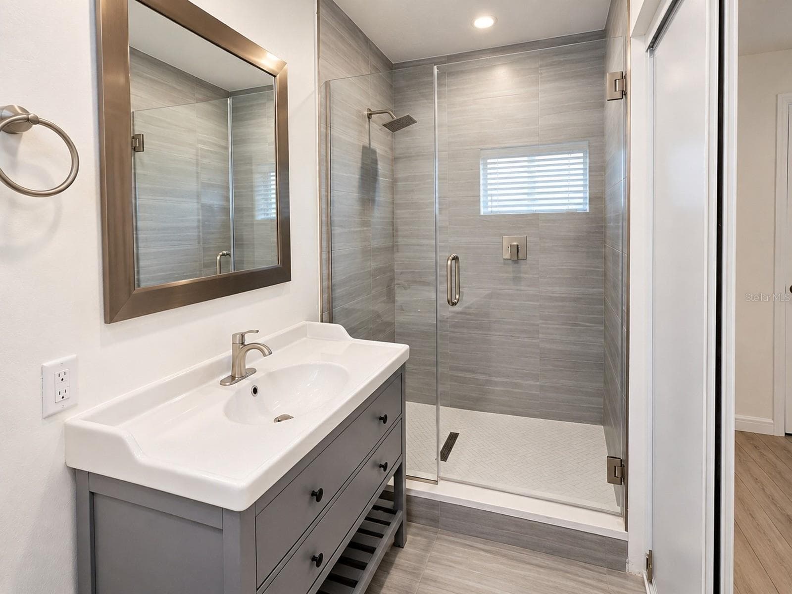 Single Family Residence at 4437 DOLPHIN DR, TAMPA, photo 11 of 22