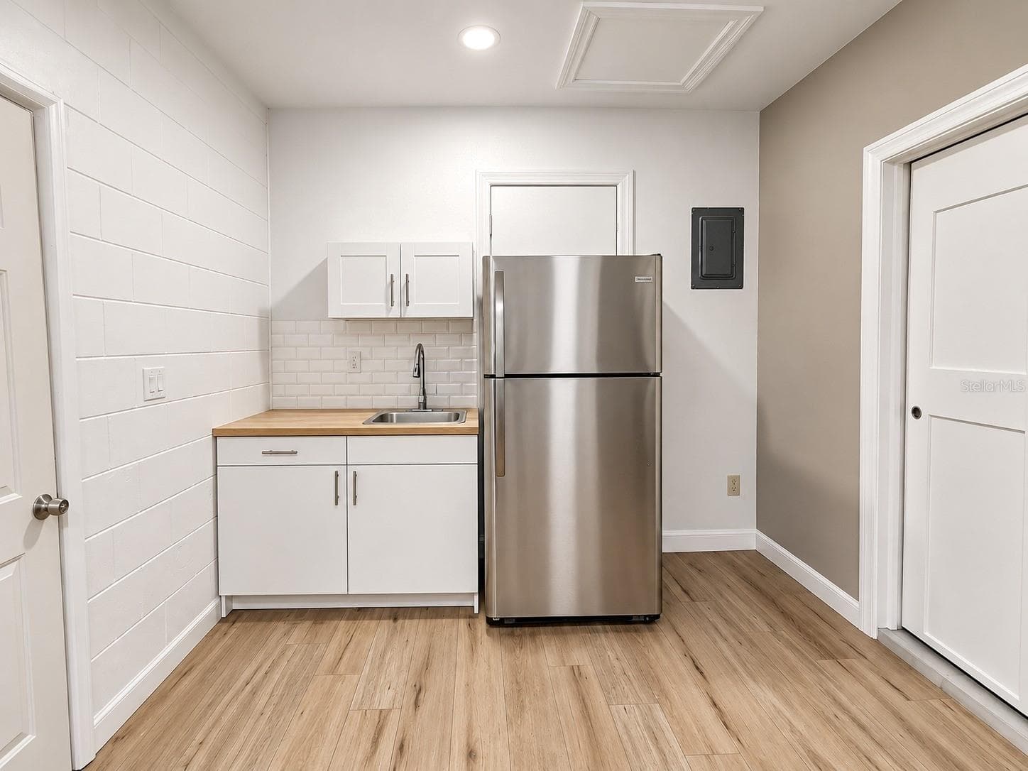Single Family Residence at 4437 DOLPHIN DR, TAMPA, photo 15 of 22