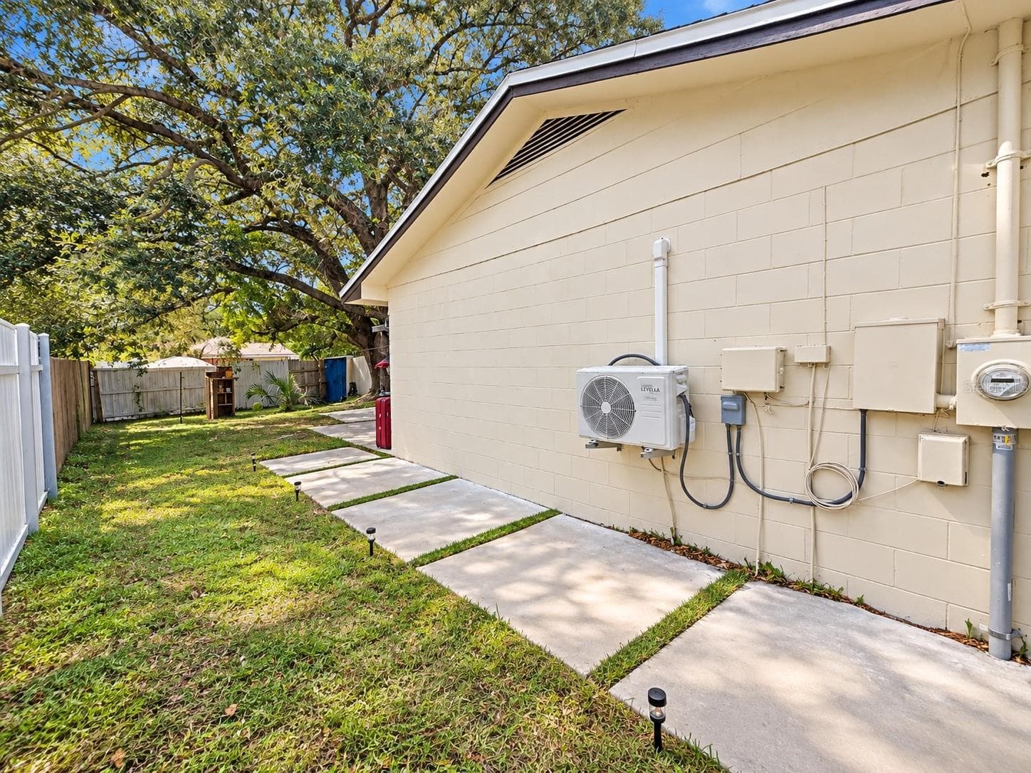 Single Family Residence at 4437 DOLPHIN DR, TAMPA, photo 17 of 22