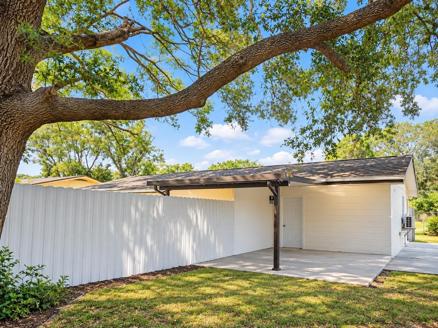 Single Family Residence at 4437 DOLPHIN DR, TAMPA, photo 18 of 22