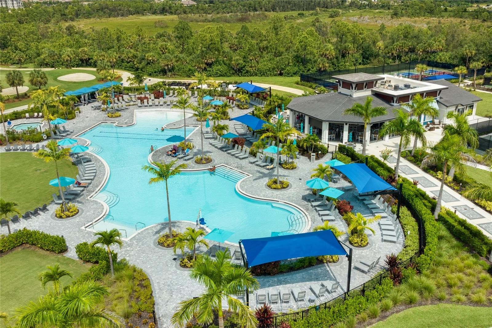 Wellen Park Golf and Country Club Resort Style Pool and Tiki Bar and Restaurant. - 17565 OPAL SAND DR #204, VENICE