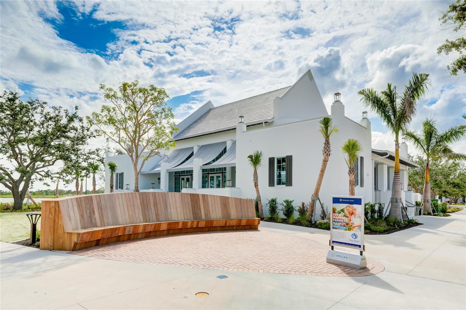 Vibrant Downtown Wellen Park with Shops, Restaurants, water activities and social events. - 17565 OPAL SAND DR #204, VENICE