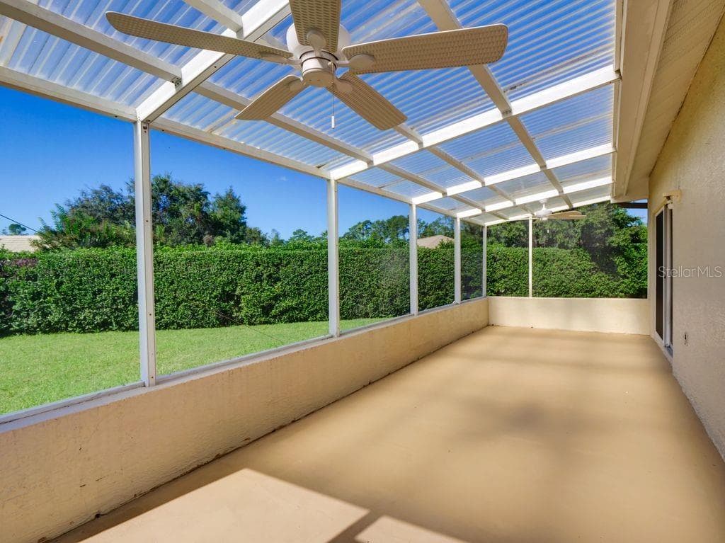 Screened back porch - 9013 HEATHLAND CT, MOUNT DORA