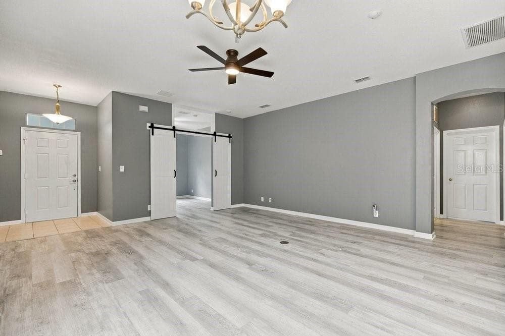 Single Family Residence at 109 WETHERSFIELD CT, DELAND, photo 5 of 34