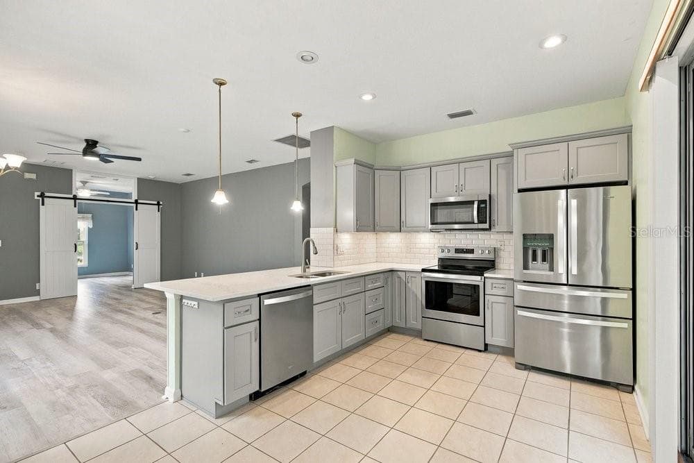 Single Family Residence at 109 WETHERSFIELD CT, DELAND, photo 9 of 34