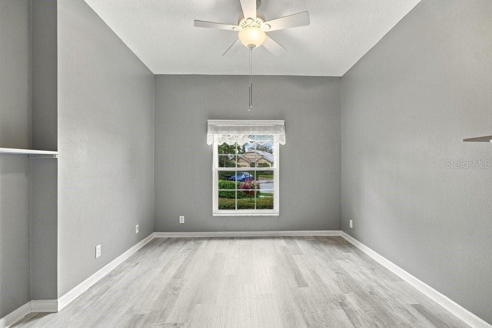 Single Family Residence at 109 WETHERSFIELD CT, DELAND, photo 12 of 34