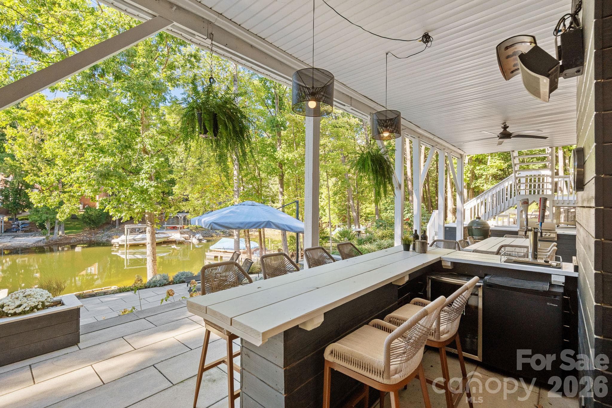 Outdoor bar area - 148 Sunrise Circle, Mooresville