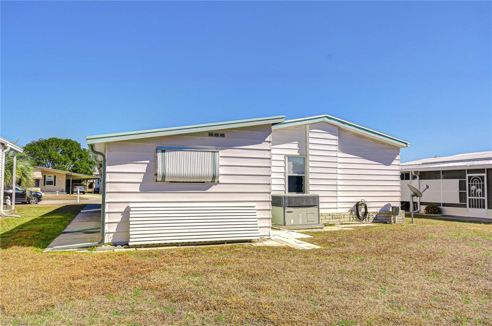 Manufactured Home at 4843 BLANCO DR, ZEPHYRHILLS, photo 6 of 45
