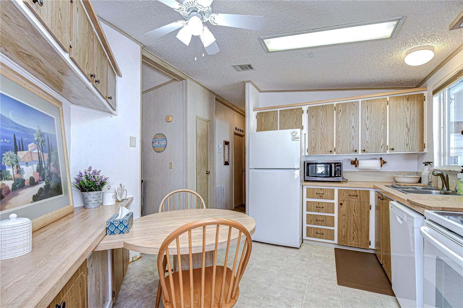 Manufactured Home at 4843 BLANCO DR, ZEPHYRHILLS, photo 17 of 45
