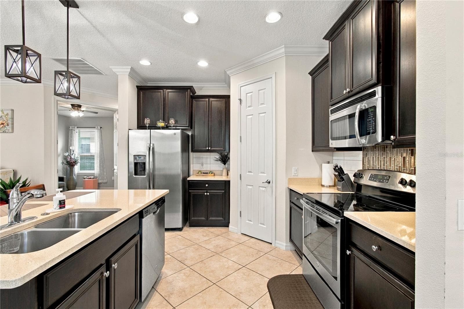 STAINLESS STEEL APPLIANCES - 814 SHADY CANYON WAY, POINCIANA
