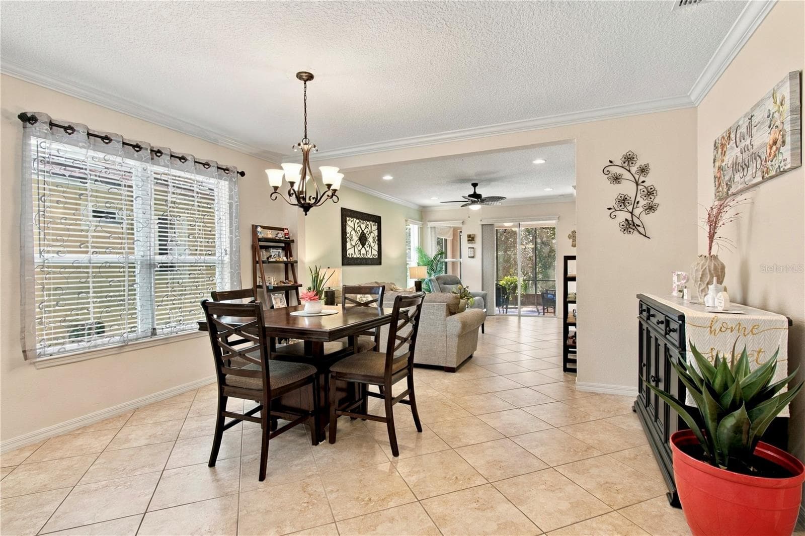 CROWN MOLDING - 814 SHADY CANYON WAY, POINCIANA