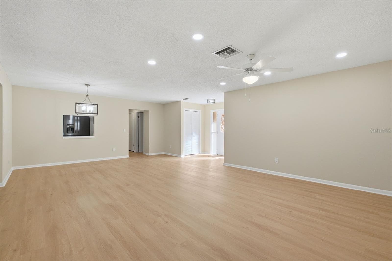 Single Family Residence at 12 SYCAMORE CT E, HOMOSASSA, photo 9 of 60