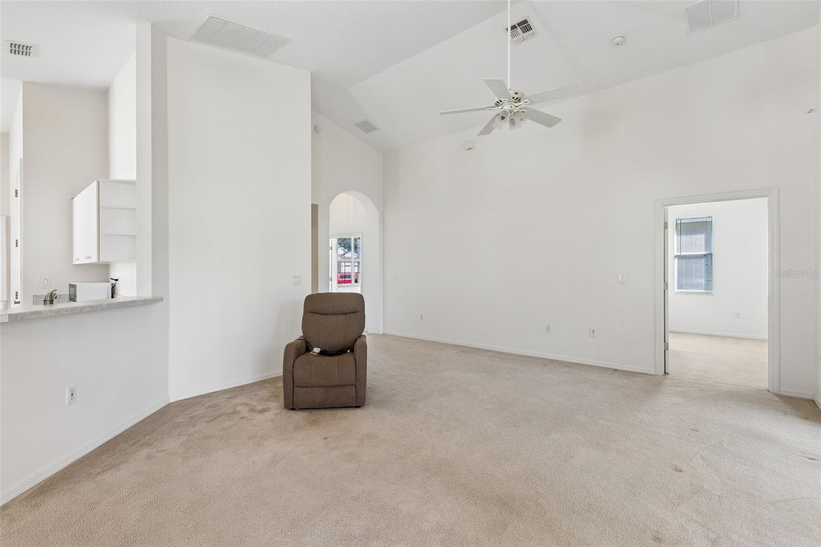 Single Family Residence at 762 WOLF CREEK ST, CLERMONT, photo 3 of 21