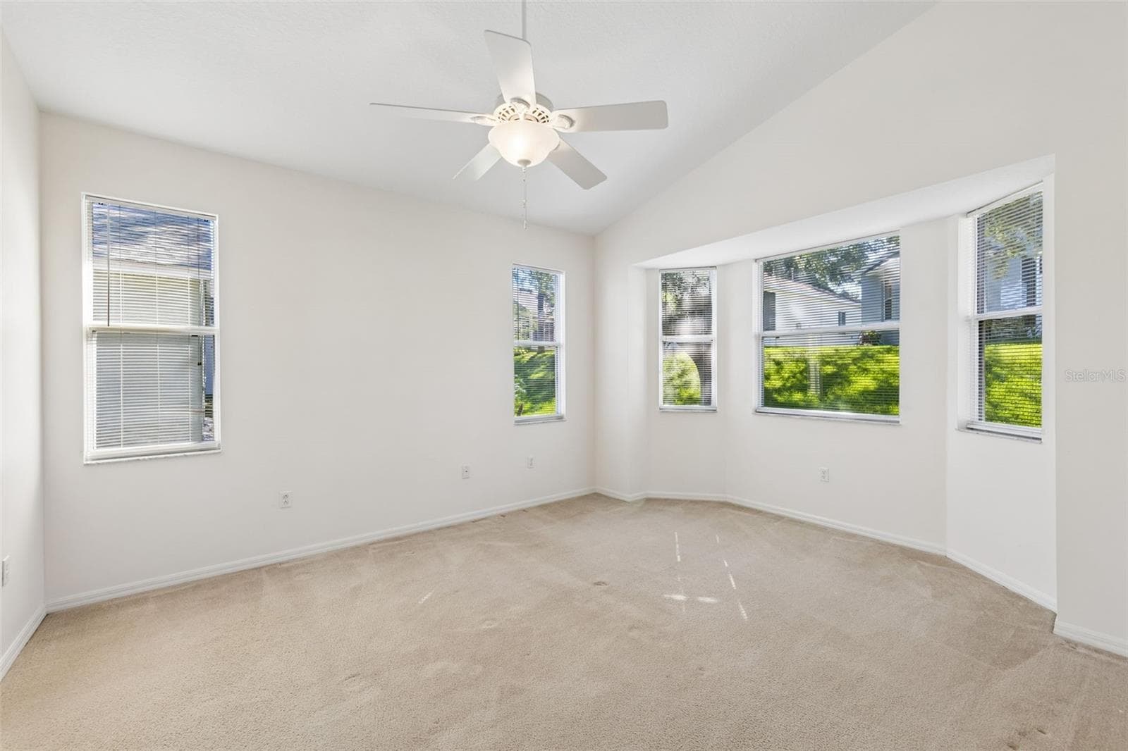 Single Family Residence at 762 WOLF CREEK ST, CLERMONT, photo 8 of 21