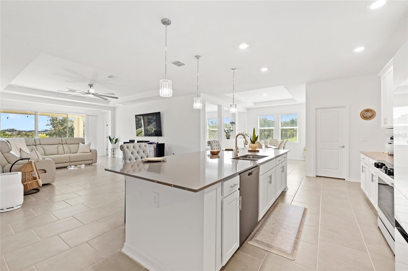 Single Family Residence at 6025 CLAYSTONE WAY, MOUNT DORA, photo 7 of 28
