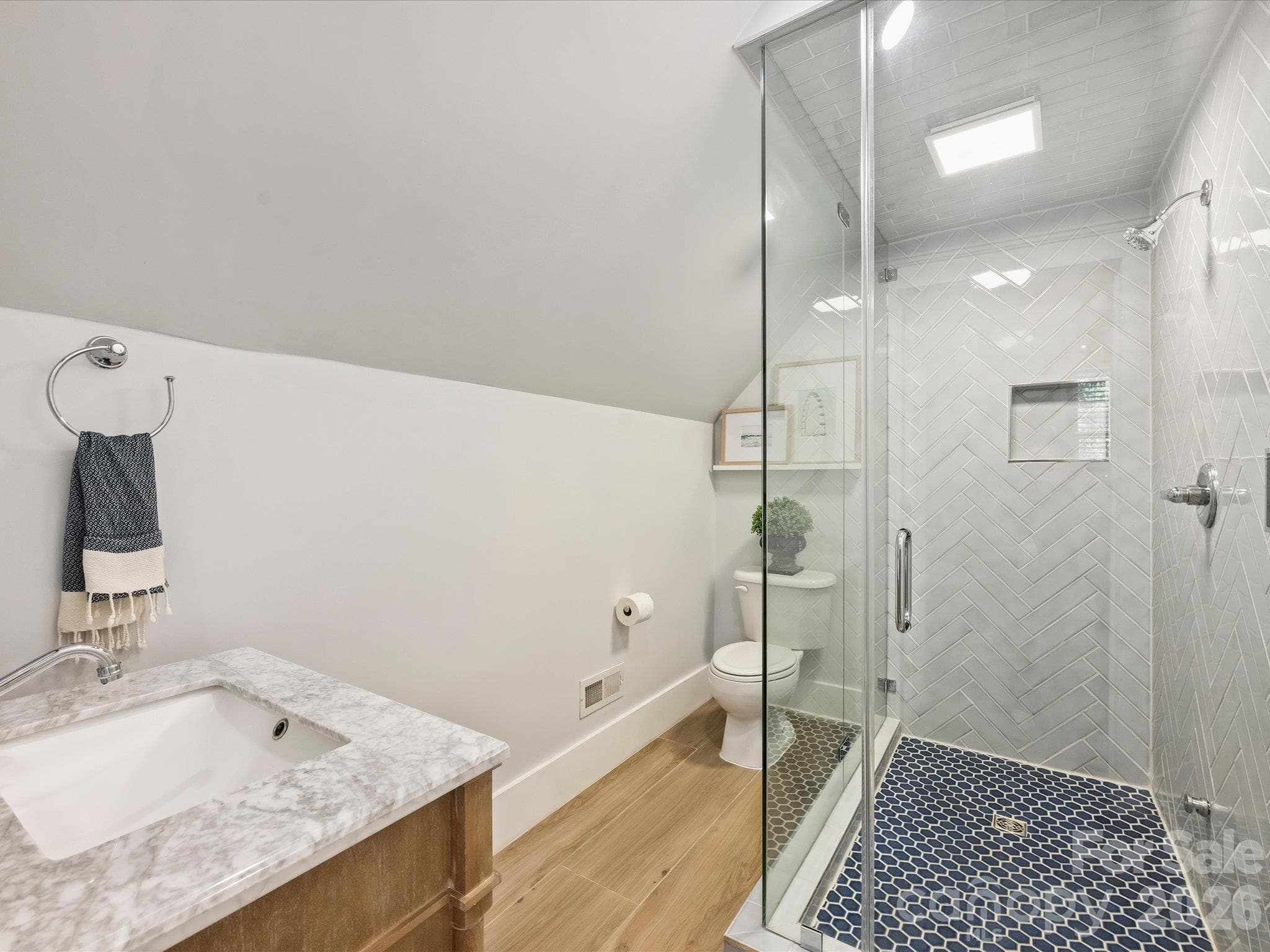 Full Bath - 5919 Creola Road, Charlotte