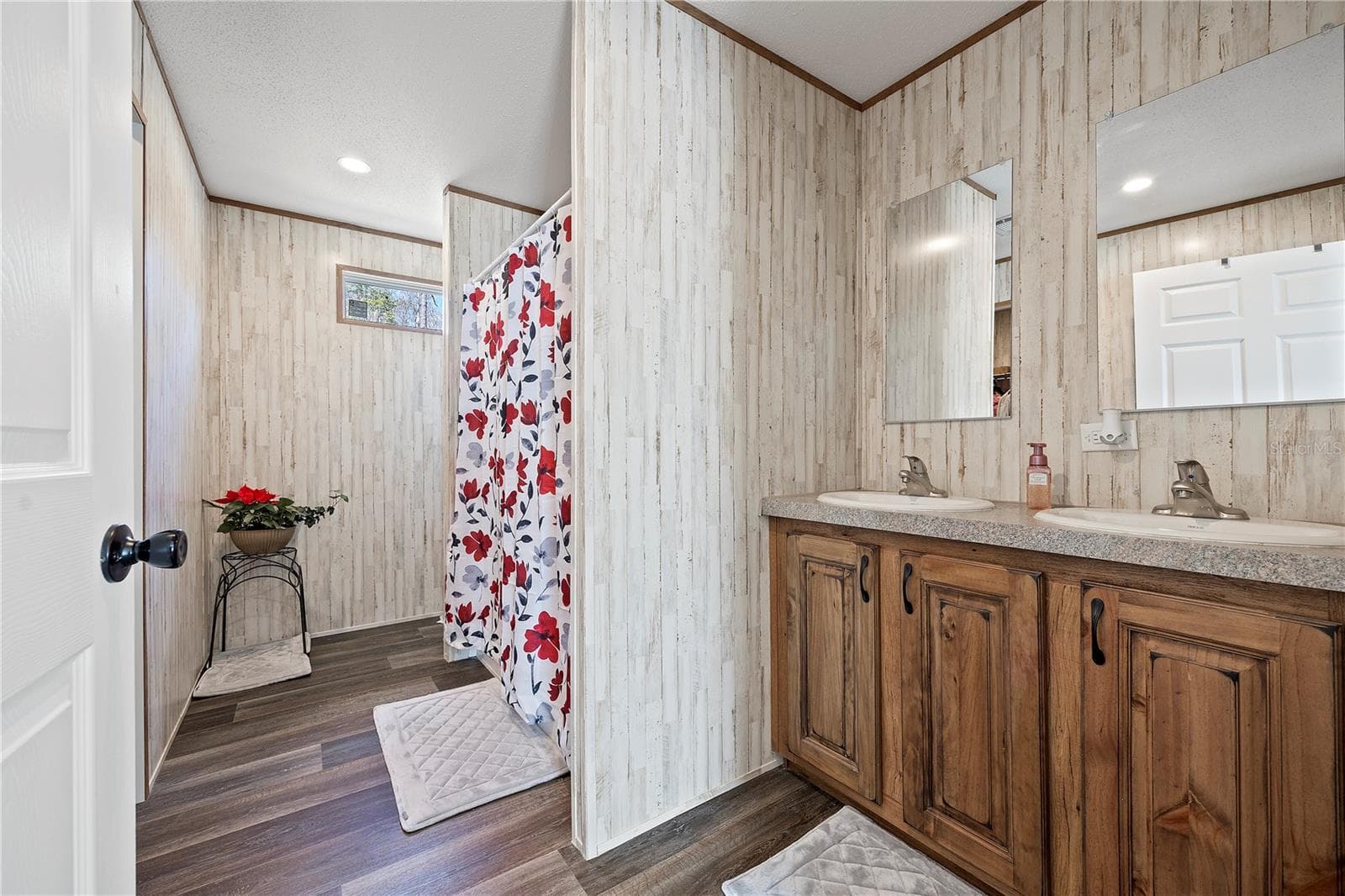 Manufactured Home at 387 NW LAMAR PL, LAKE CITY, photo 13 of 34