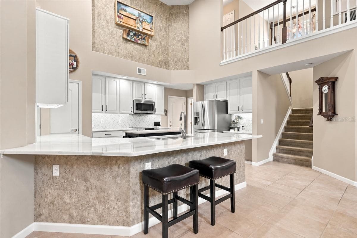 Updated Chef's Kitchen. - 2631 TREYMORE DR, ORLANDO