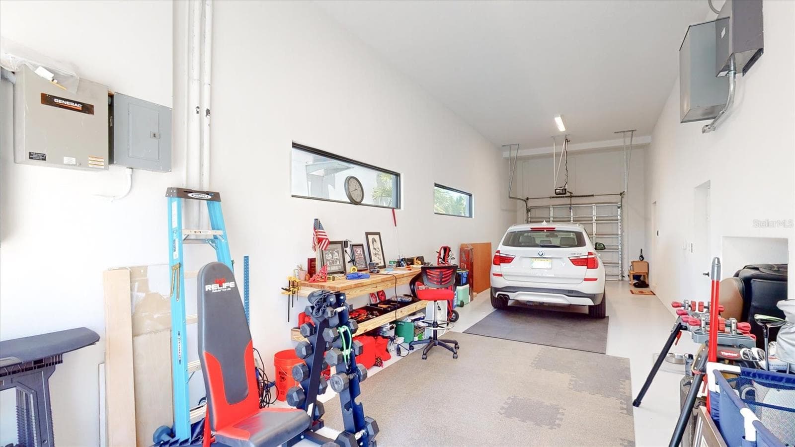 Tandem 2-car garage. - 1914 RIVERSIDE DR E, BRADENTON