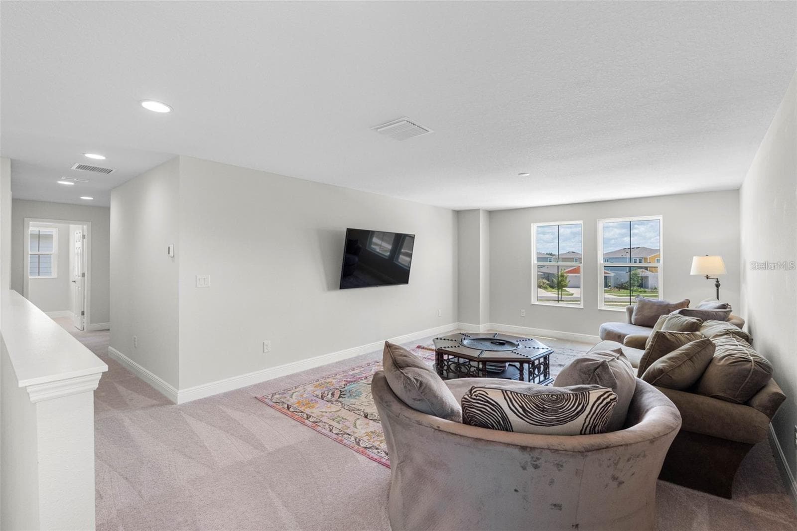 Spacious upstairs loft for a media room, playroom, or office - 14868 SUMMER BRANCH DR, LITHIA