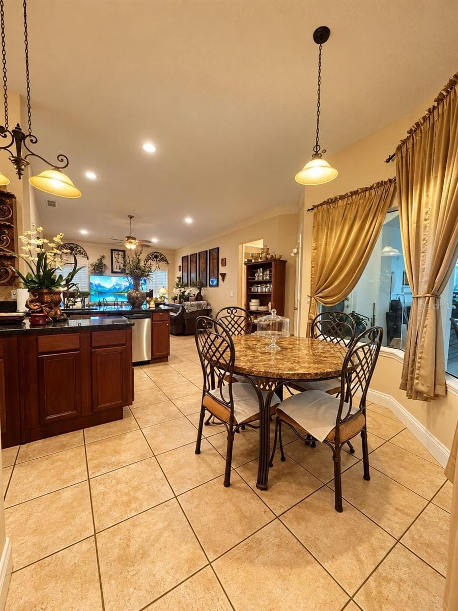 Single Family Residence at 3770 CALVERT AVE, ORLANDO, photo 6 of 26
