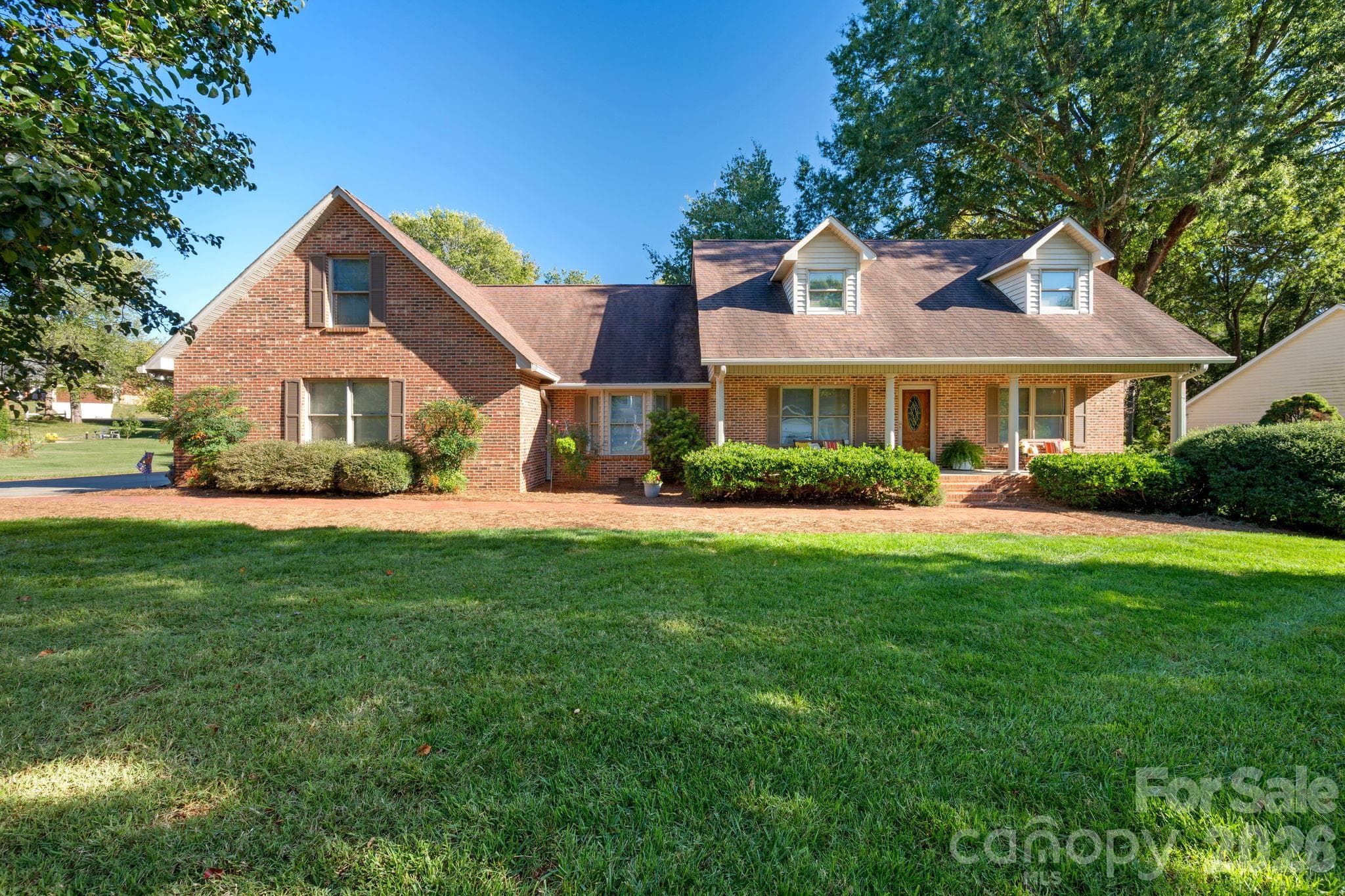 Single Family Residence at 990 Royal Drive, Lincolnton, photo 2 of 45