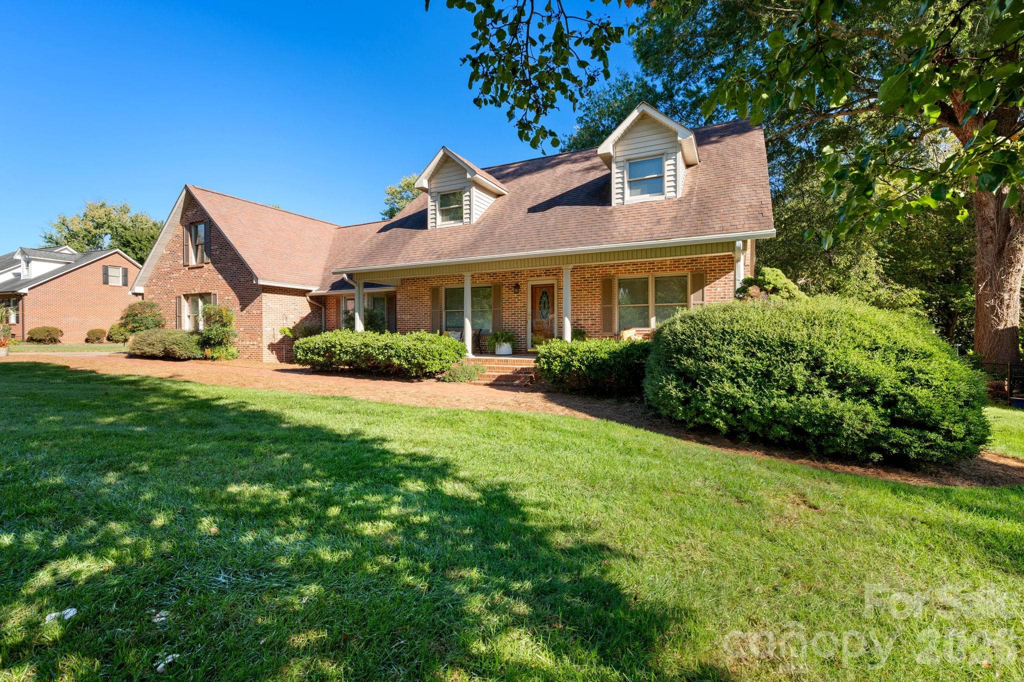 Single Family Residence at 990 Royal Drive, Lincolnton, photo 4 of 45