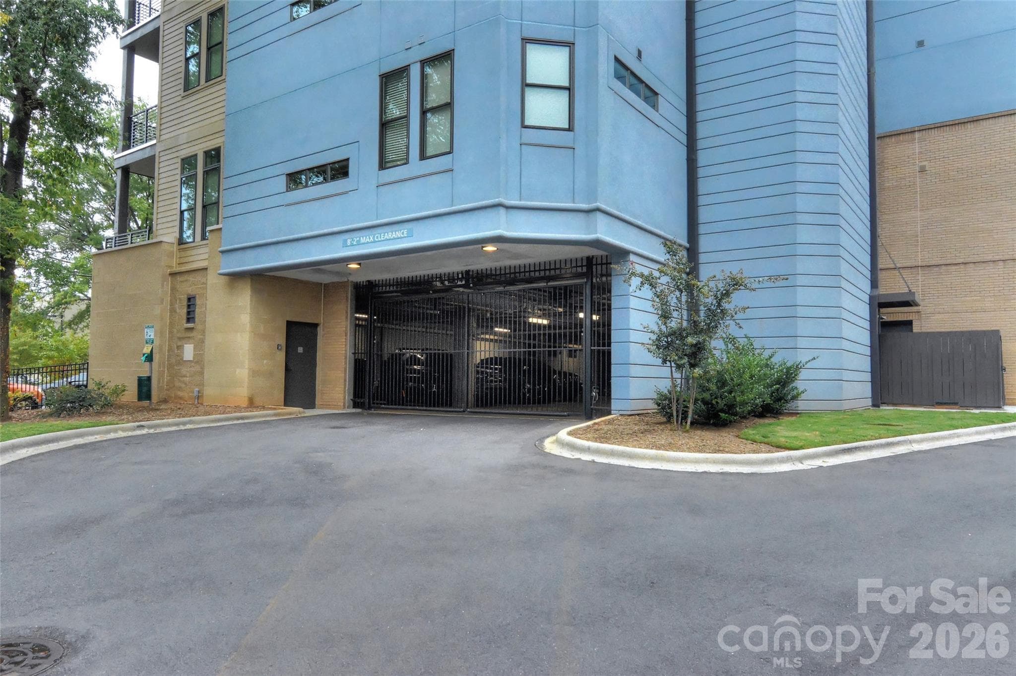 Condominium at 2401 Euclid Avenue, Charlotte, photo 43 of 52