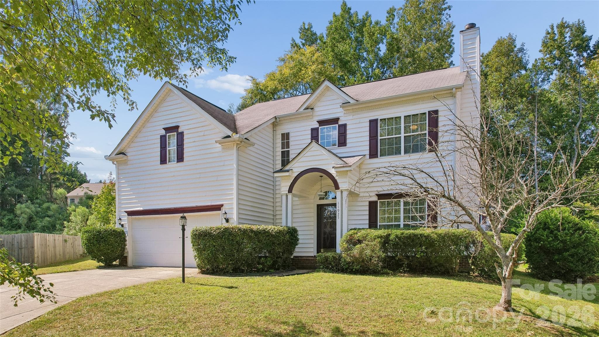 Single Family Residence at 11925 Little Stoney Court, Charlotte, photo 2 of 36