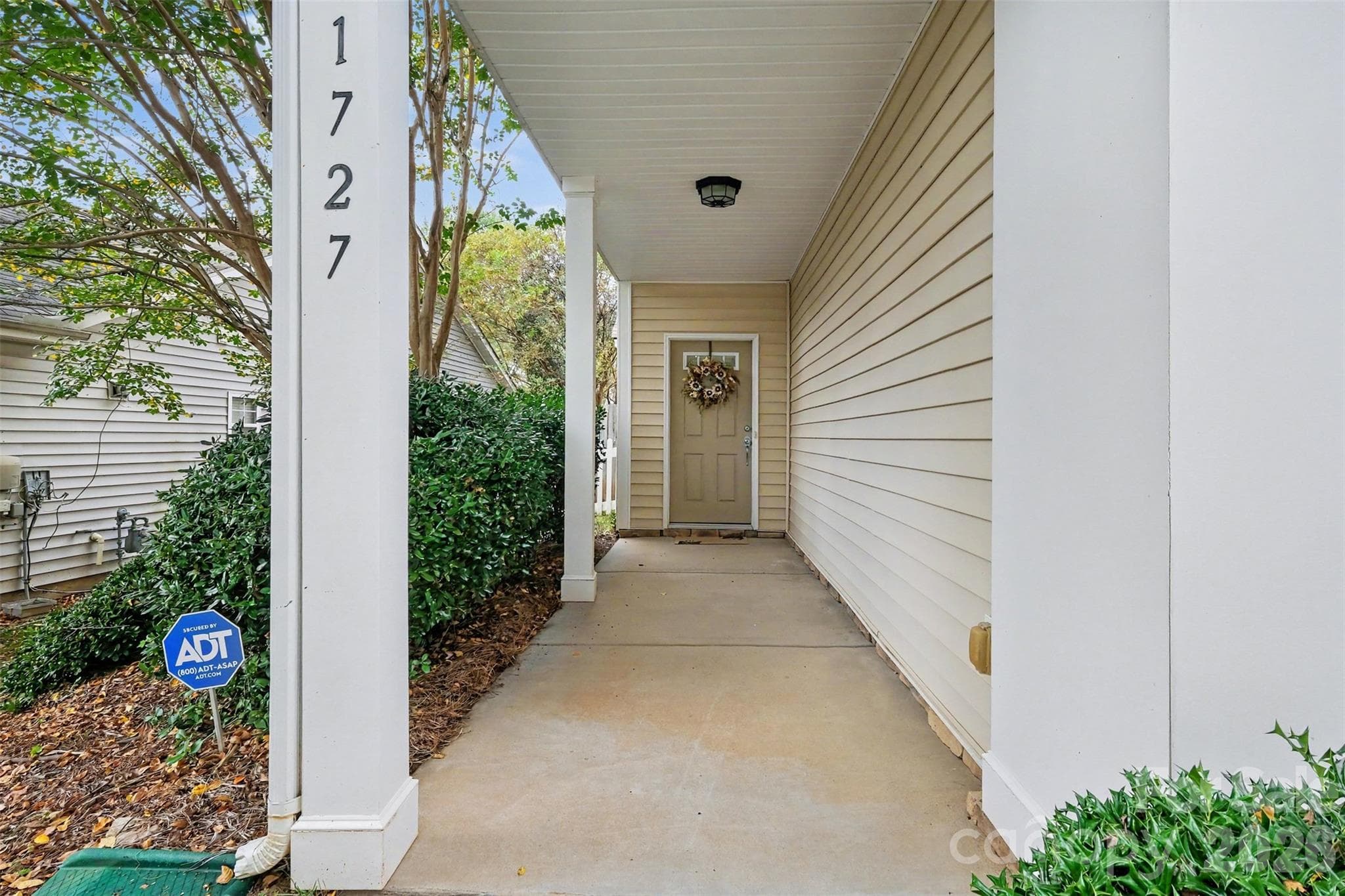 Single Family Residence at 1727 Crabapple Tree Lane, Charlotte, photo 2 of 40