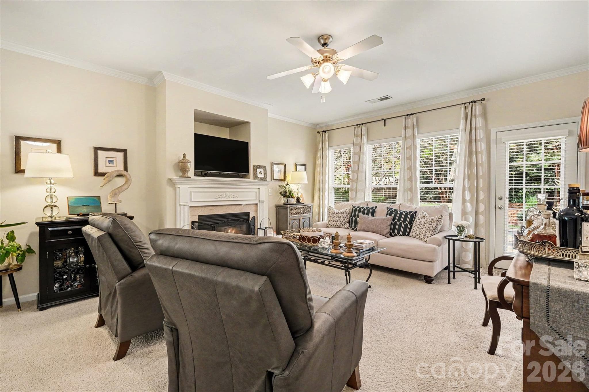 Single Family Residence at 1727 Crabapple Tree Lane, Charlotte, photo 5 of 40