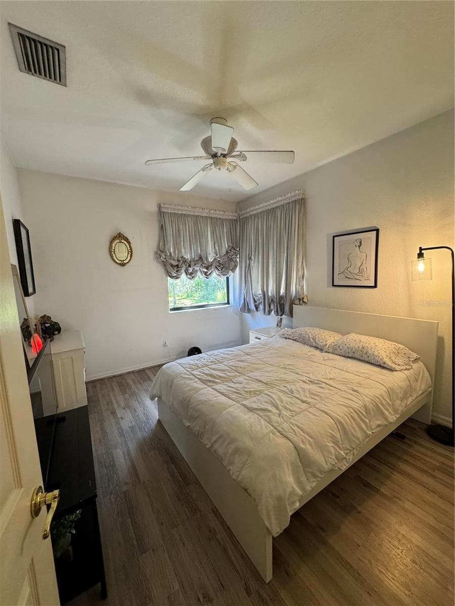 BEDROOM 1 - OAK FORD GOLF CLUB, SARASOTA