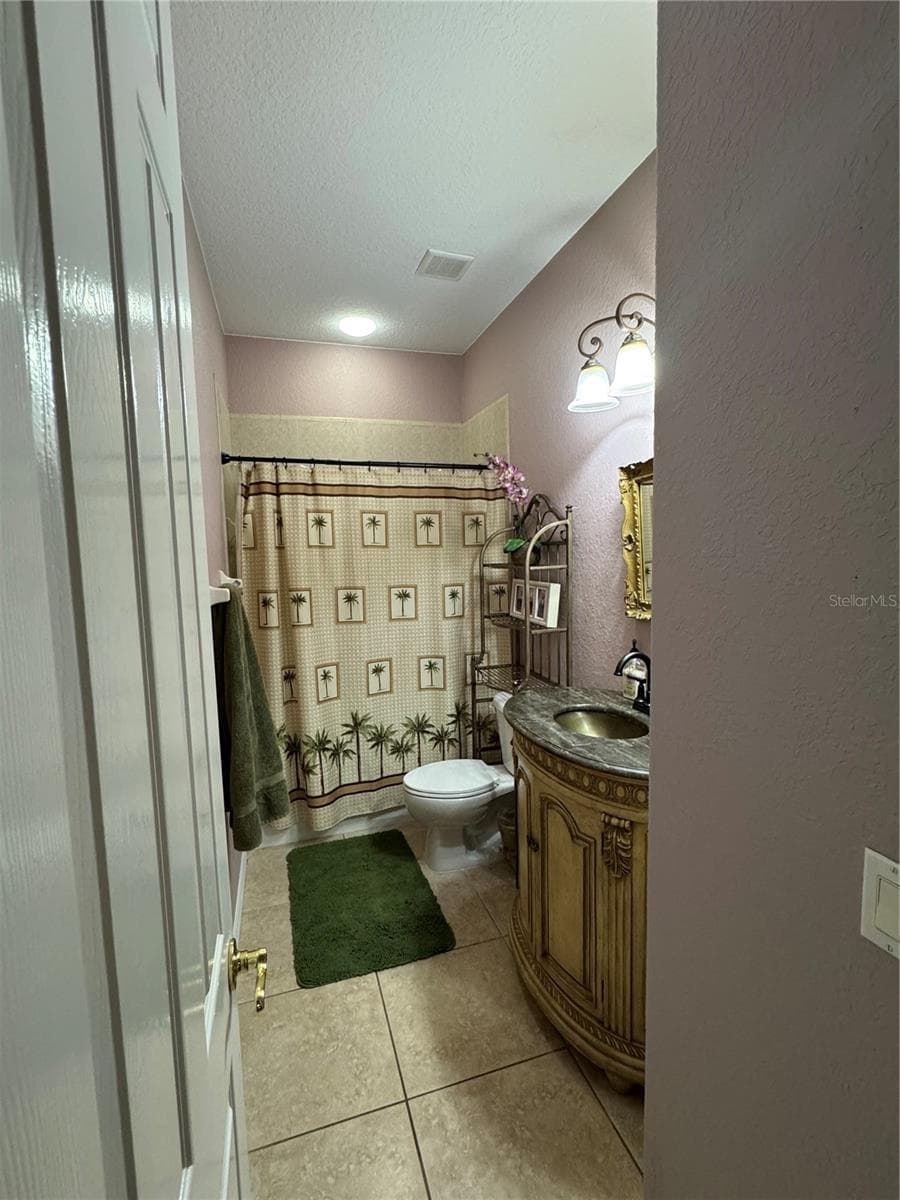 3RD BATHROOM - OAK FORD GOLF CLUB, SARASOTA