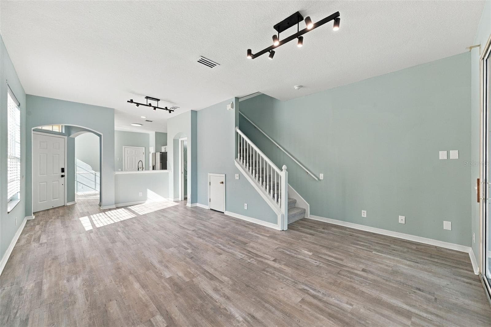 Living Room - 2555 NEWBERN DR, CLEARWATER