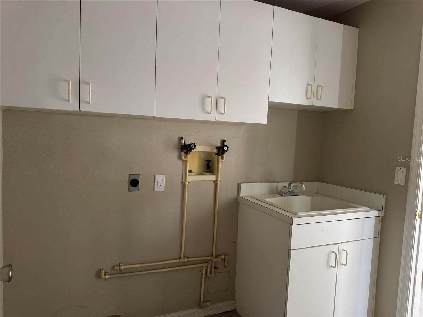 Single Family Residence at 1024 HARBOR TOWN DR, VENICE, photo 21 of 29