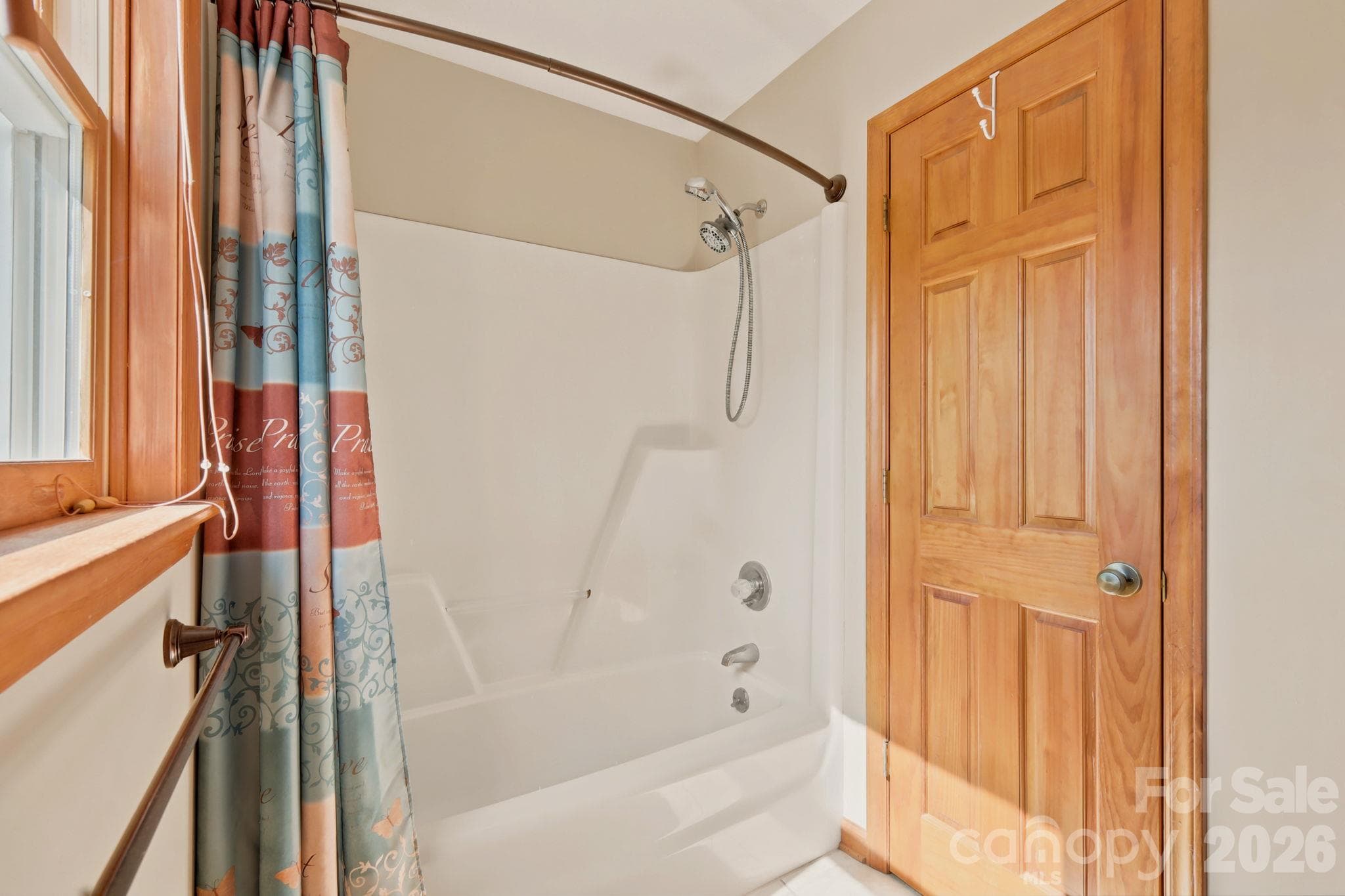 Primary Bathroom - 610 Alpine Way, Todd