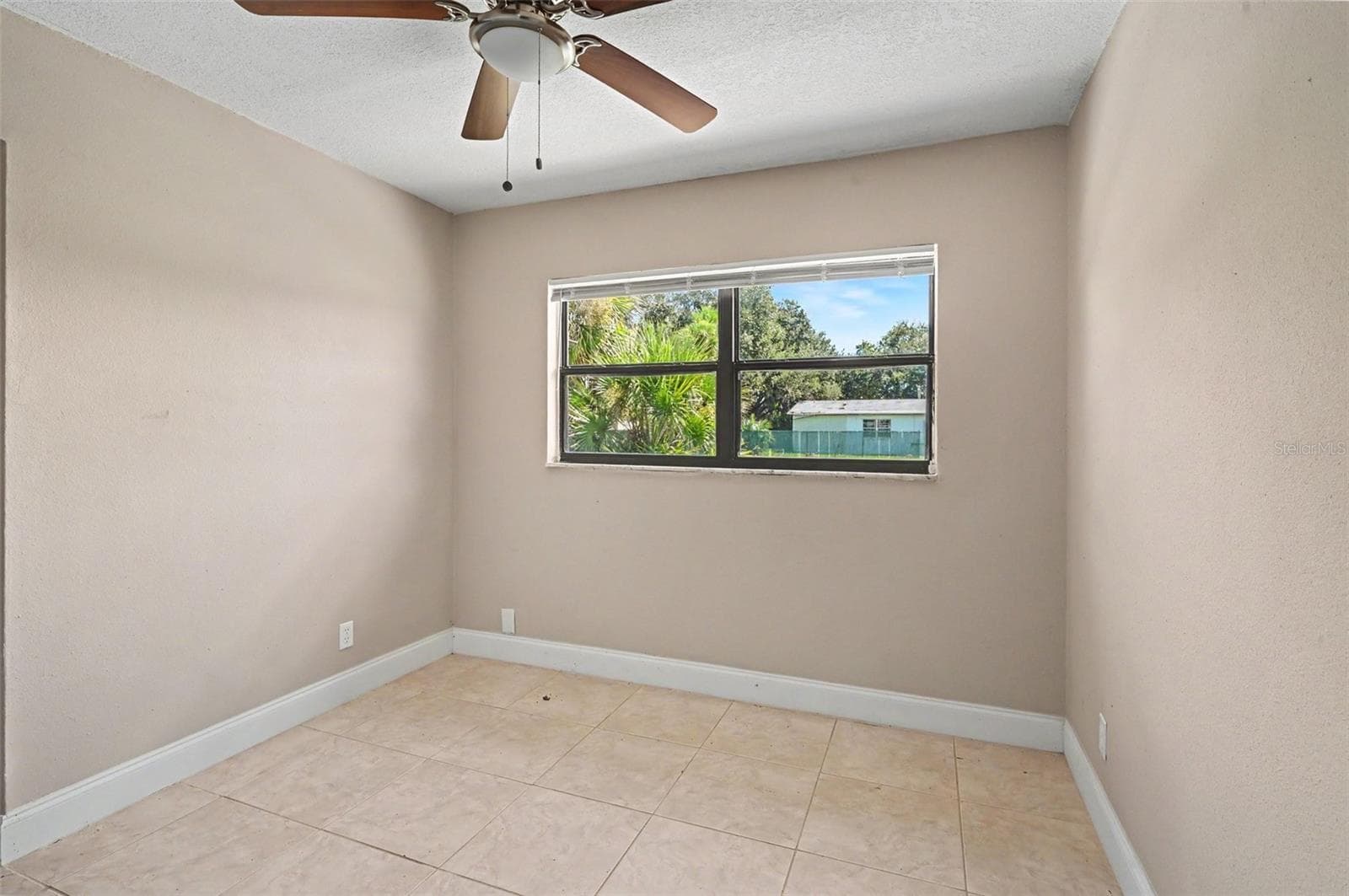 Single Family Residence at 425 WALNUT ST, DAYTONA BEACH, photo 15 of 22