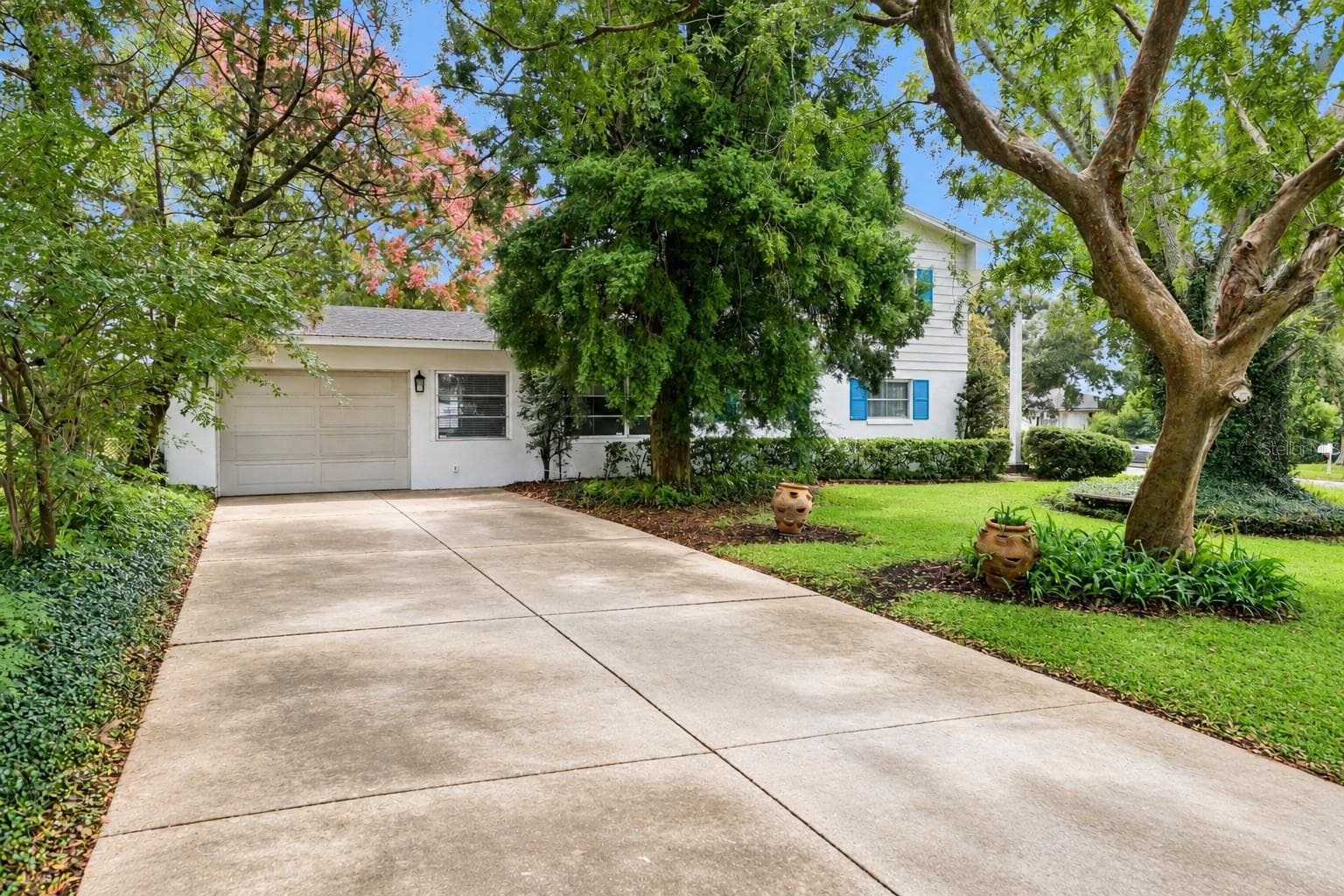 Side entry one car garage with off street parking - 803 HILLSIDE AVE, LAKE WALES