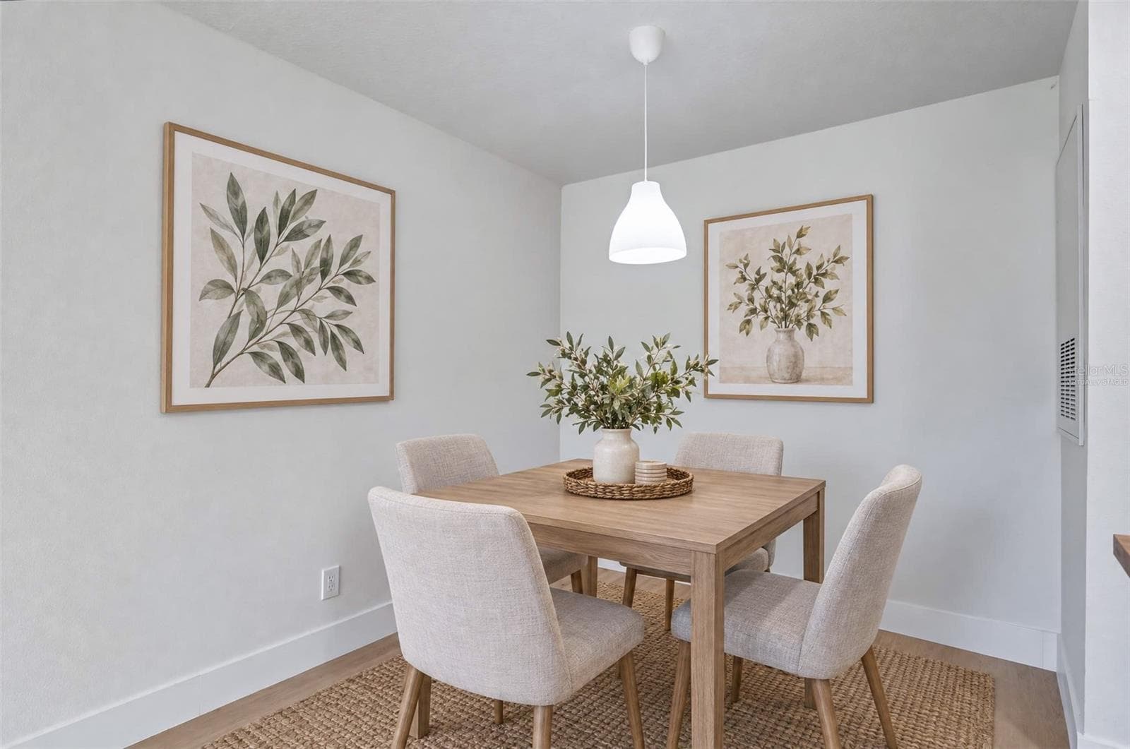 Virtually Staged - 3024 PARKWAY BLVD #304, KISSIMMEE
