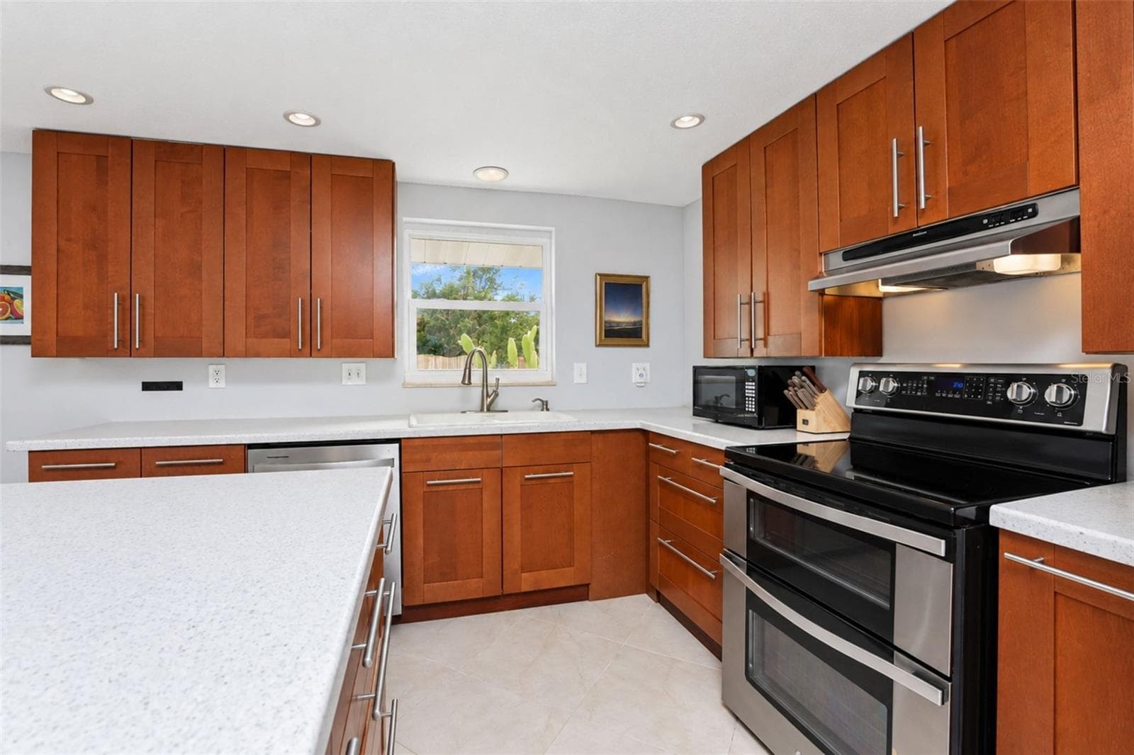 Kitchen - 1545 BARBARA PL, ENGLEWOOD