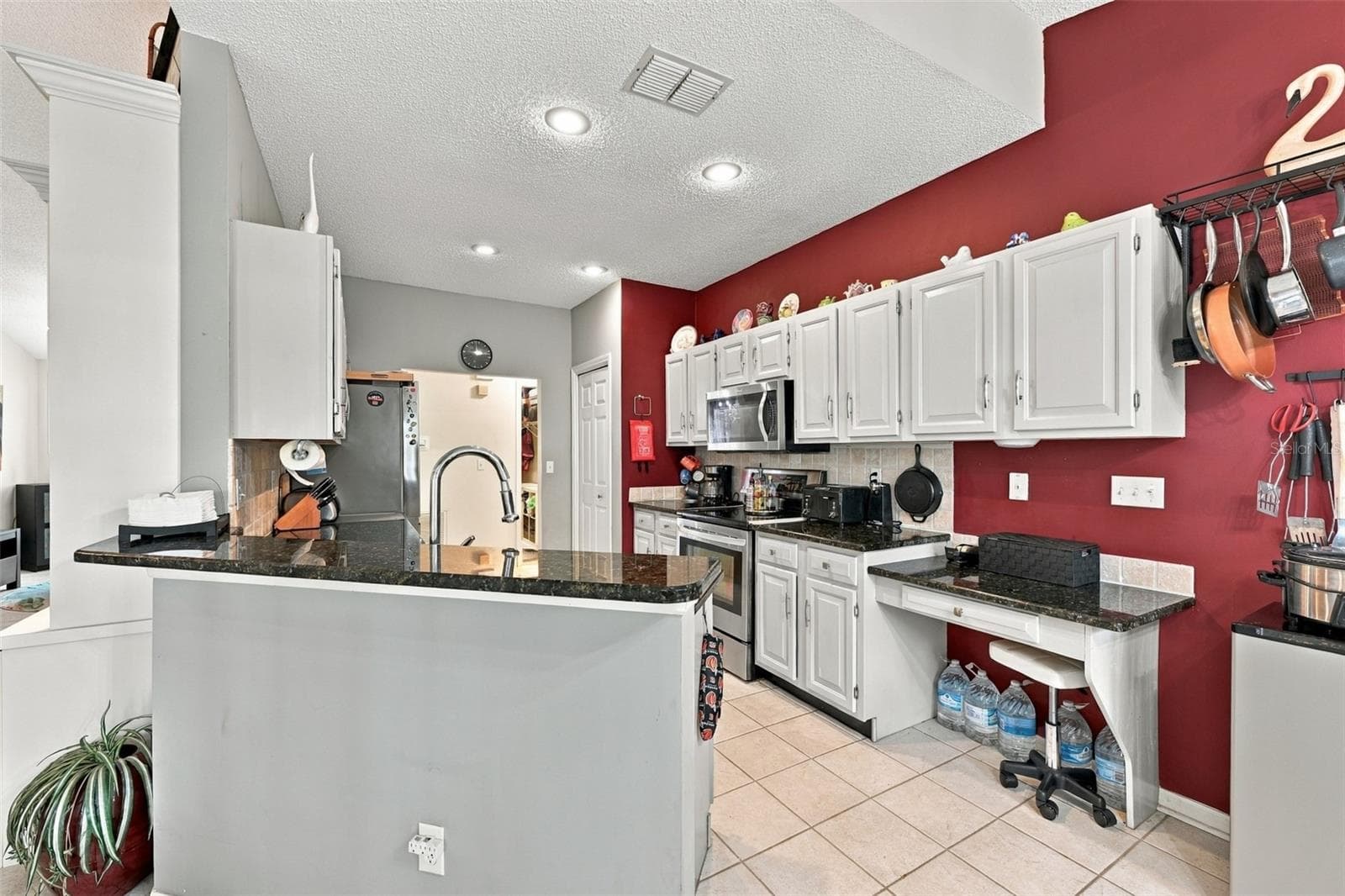 Single Family Residence at 2307 PLATINUM DR, SUN CITY CENTER, photo 12 of 47