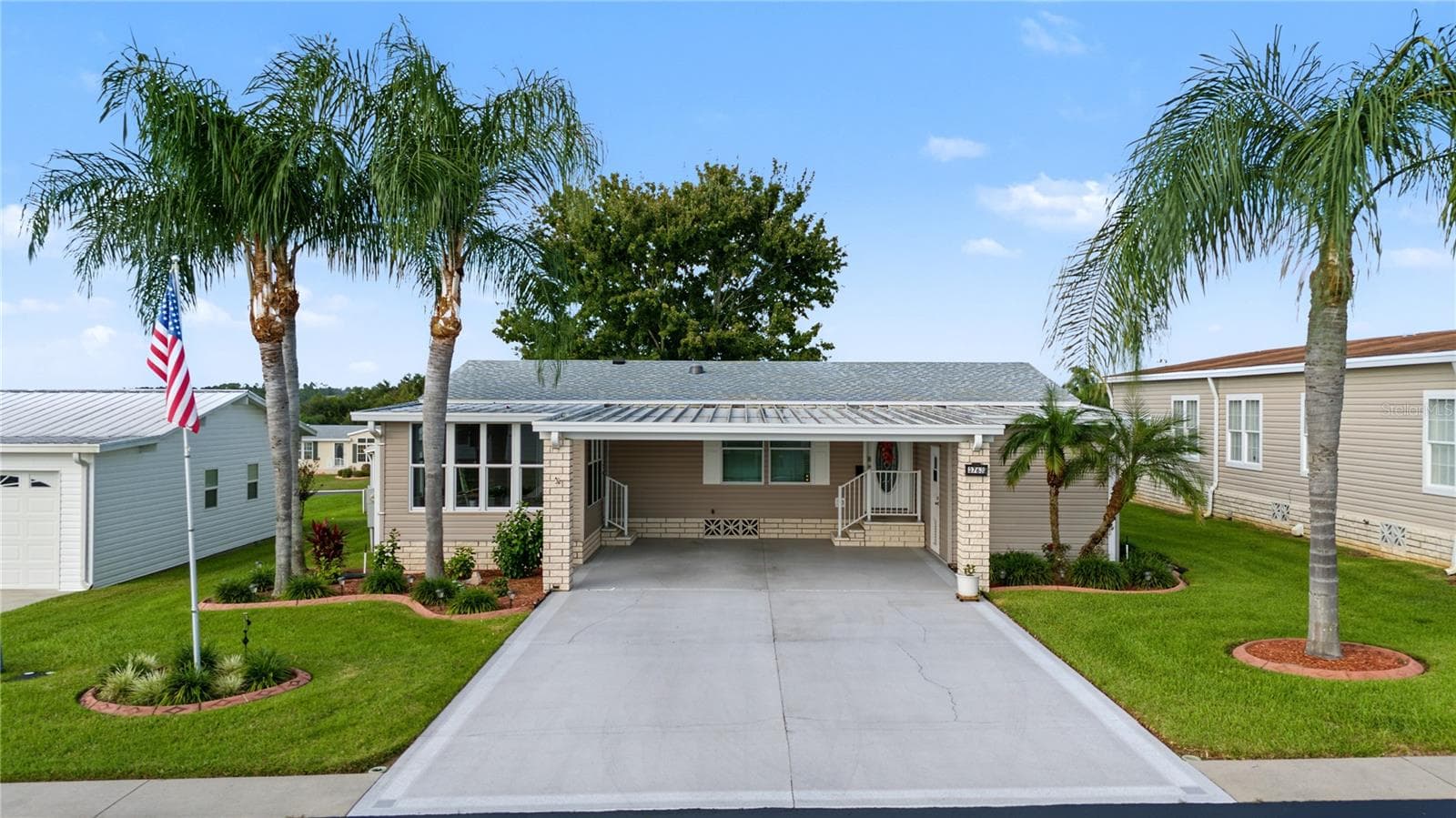 Manufactured Home at 37633 COREY LEWIS AVE, ZEPHYRHILLS, photo 16 of 55