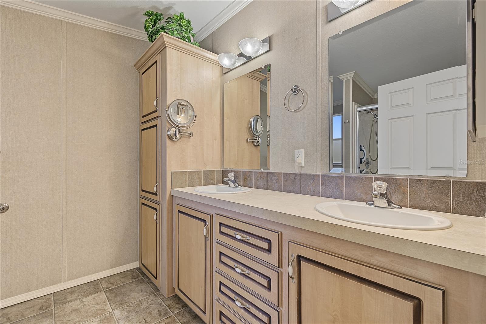 Manufactured Home at 37633 COREY LEWIS AVE, ZEPHYRHILLS, photo 23 of 55