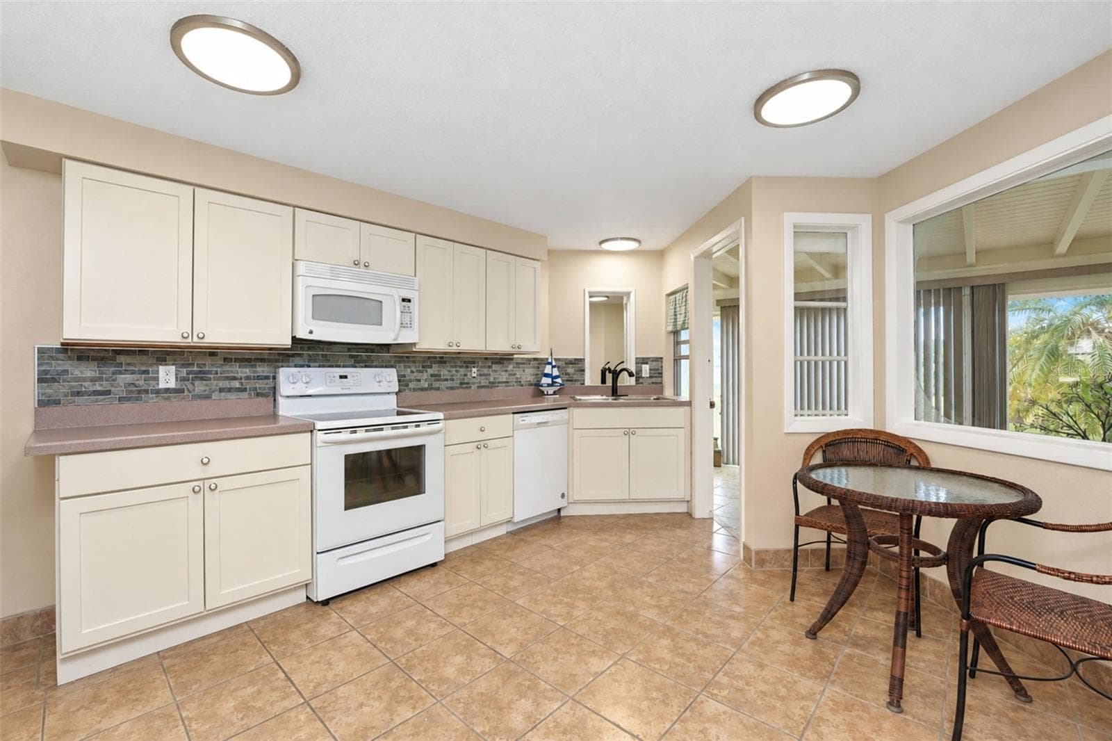 Kitchen - 21 OAKWOOD DR N #21, ENGLEWOOD