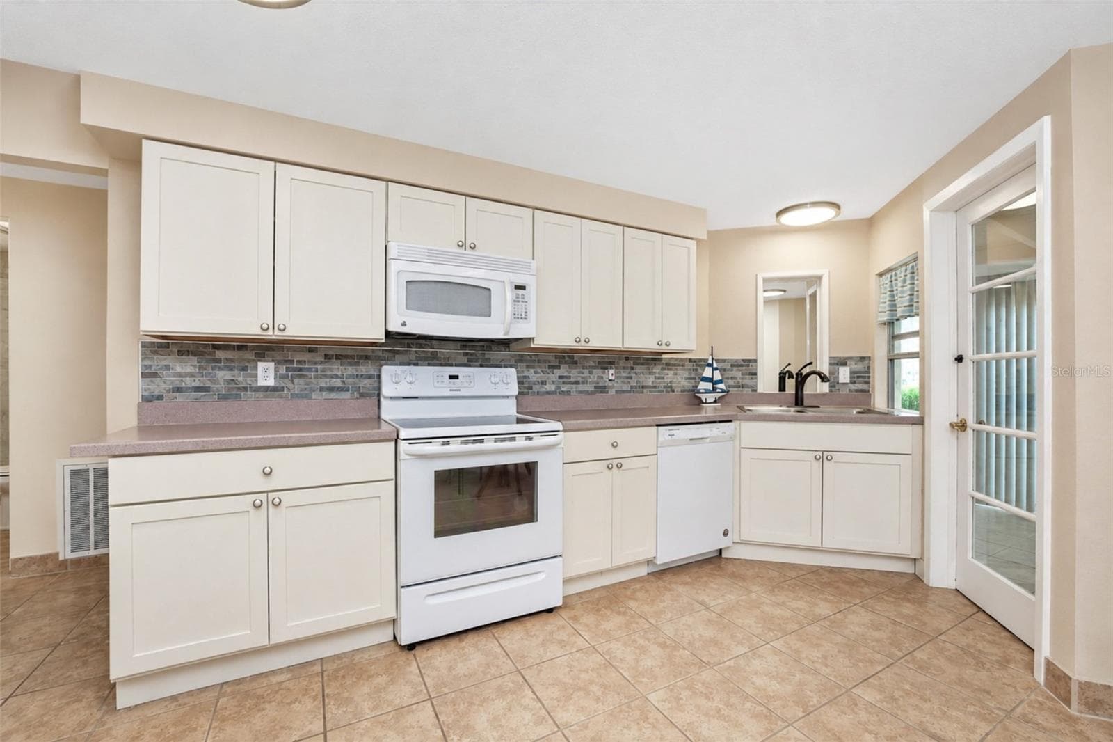 Kitchen - 21 OAKWOOD DR N #21, ENGLEWOOD