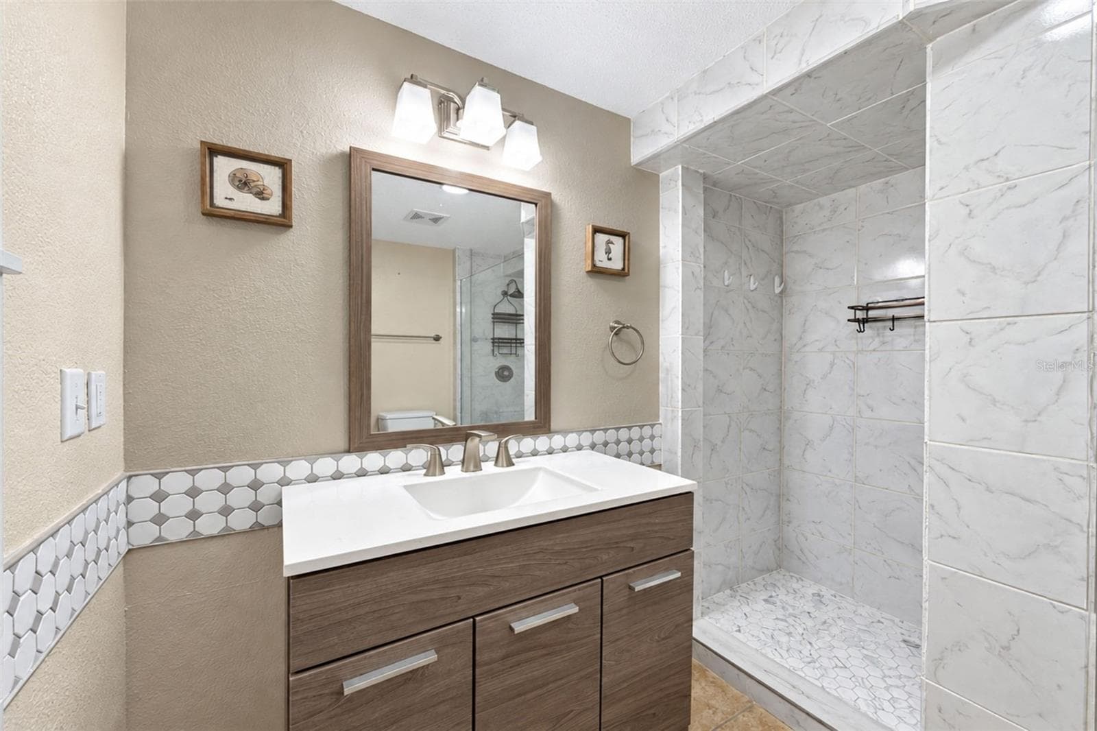 Bathroom 2 - 21 OAKWOOD DR N #21, ENGLEWOOD