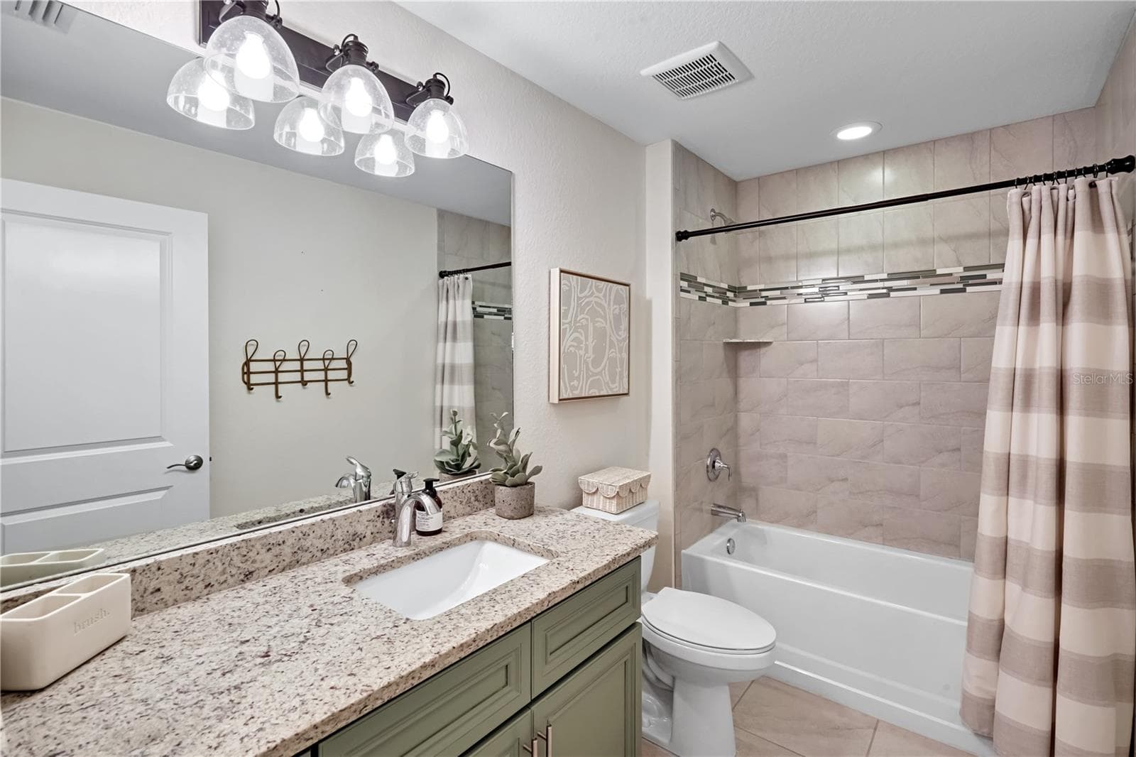 Guest Bathroom - 4934 AGUALINDA BLVD, CAPE CORAL