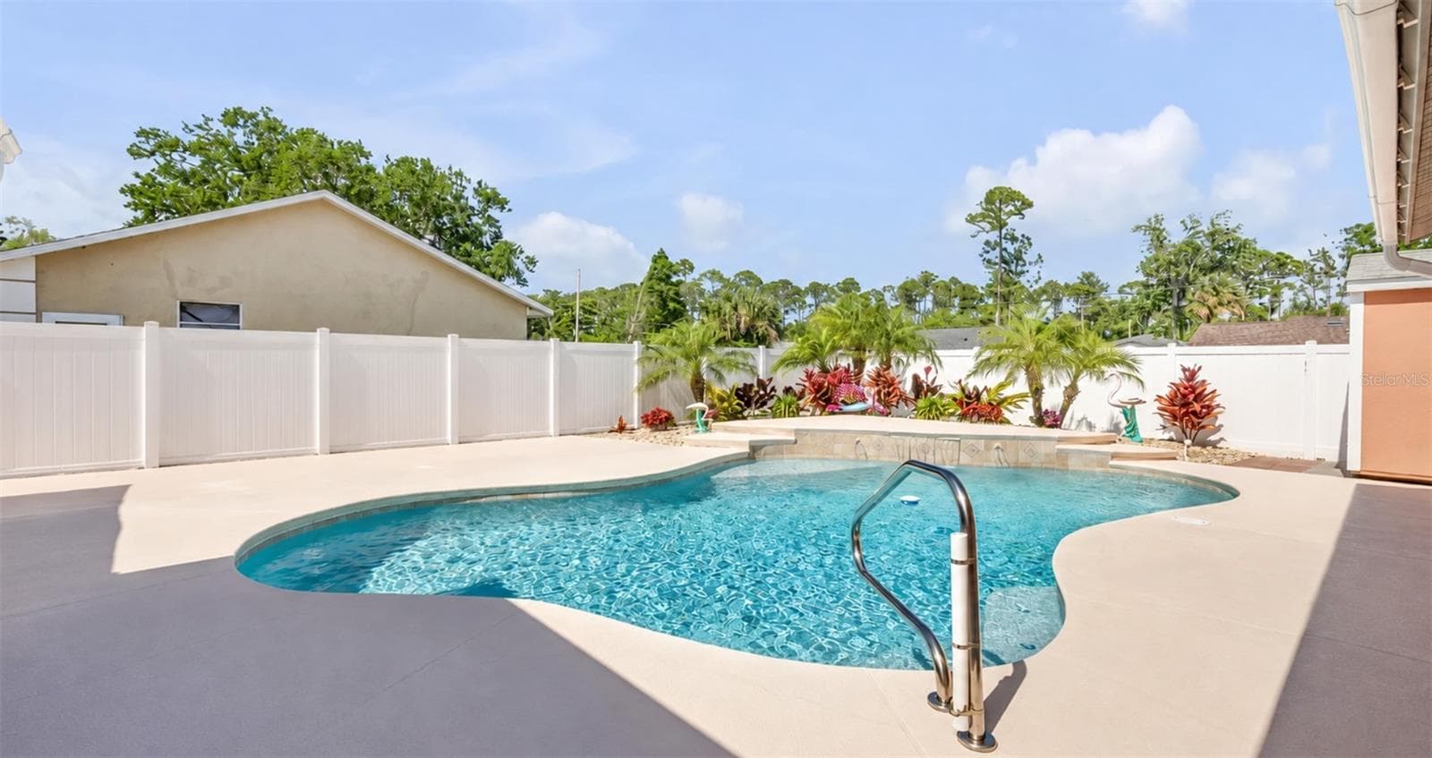 Single Family Residence at 2945 JUNIPER DR, EDGEWATER, photo 4 of 43