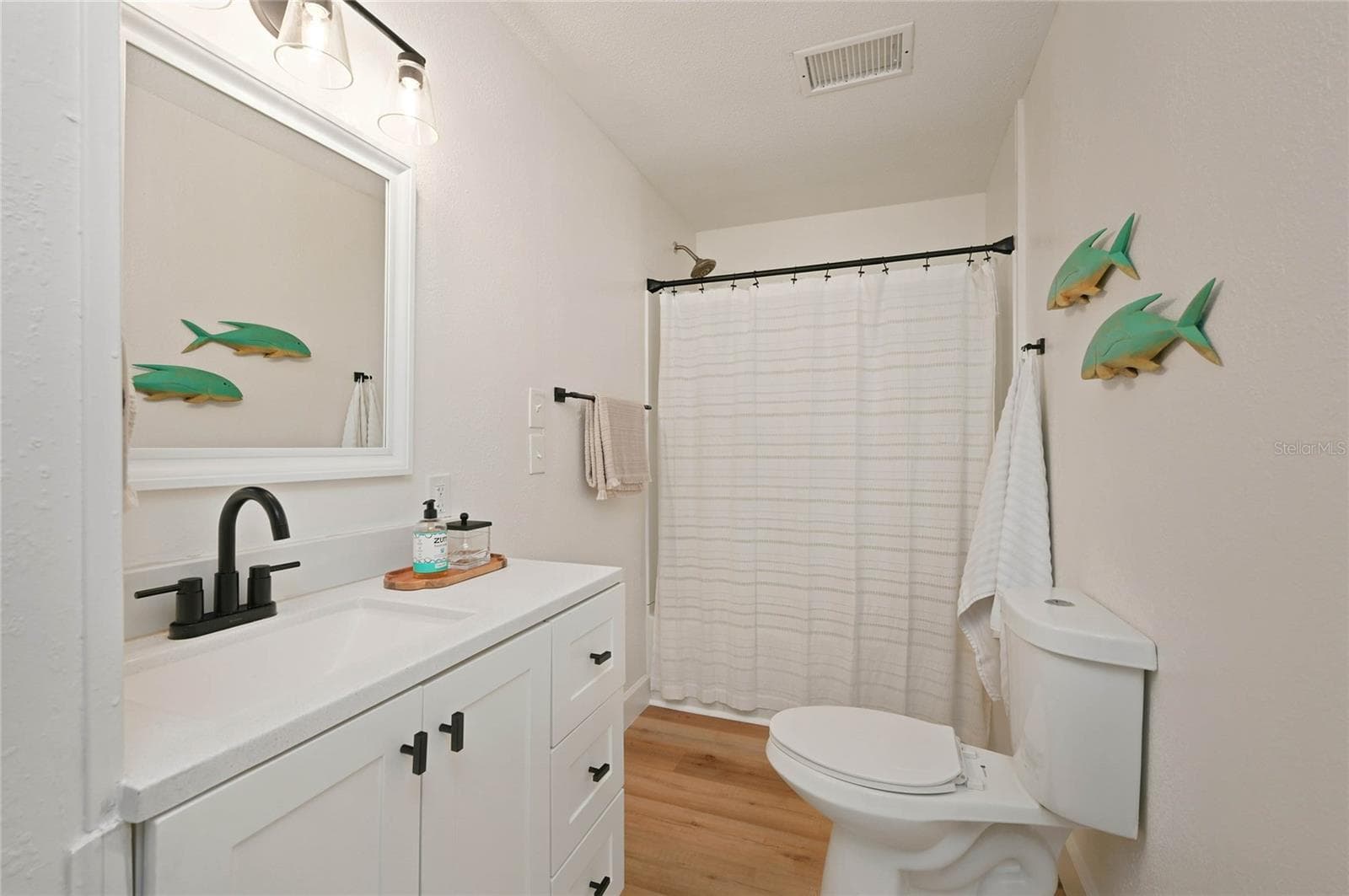 2nd bath - 556 OLIVER DR, NEW SMYRNA BEACH