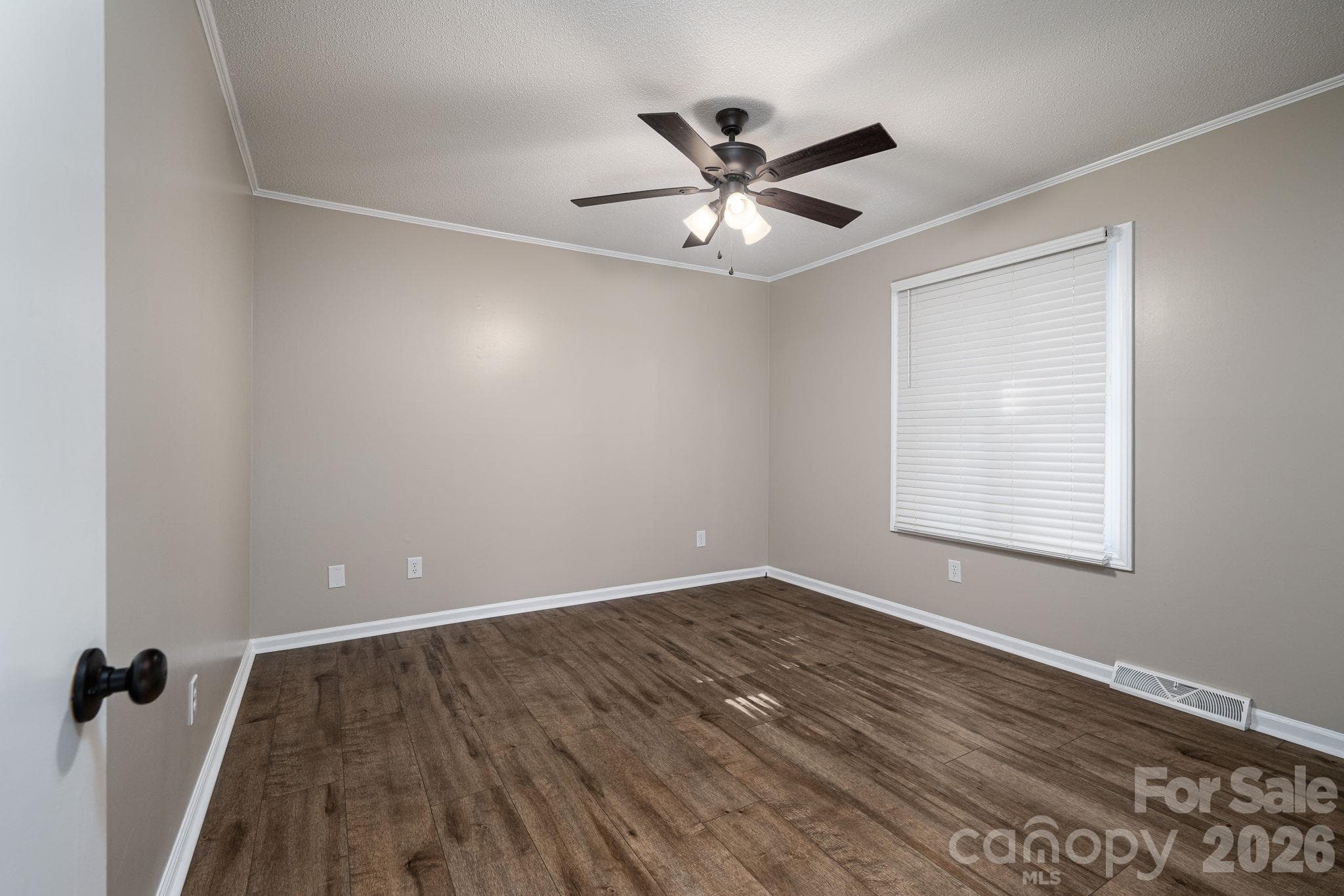 Single Family Residence at 413 E Klutz Street, Maiden, photo 14 of 38